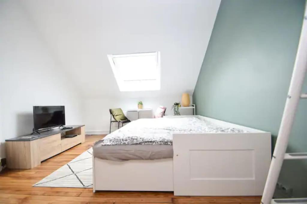 Disponible - Appartement Entier - 10Mn Rer B Aeroport Cdg - Paris Gare Du Nord, T11 Express, Le Bourget, Tout Equipe, Netflix Gratuit, 3 Personnes, 4Eme Etage, Escaliers, Parc Des Expositions, Parking Rue Gratuit Apres 19H Drancy Exterior photo