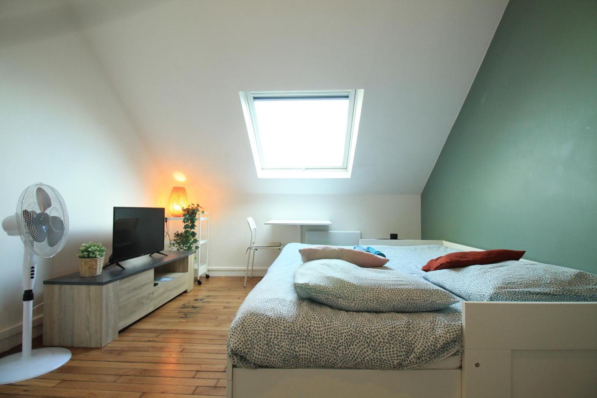 Disponible - Appartement Entier - 10Mn Rer B Aeroport Cdg - Paris Gare Du Nord, T11 Express, Le Bourget, Tout Equipe, Netflix Gratuit, 3 Personnes, 4Eme Etage, Escaliers, Parc Des Expositions, Parking Rue Gratuit Apres 19H Drancy Exterior photo